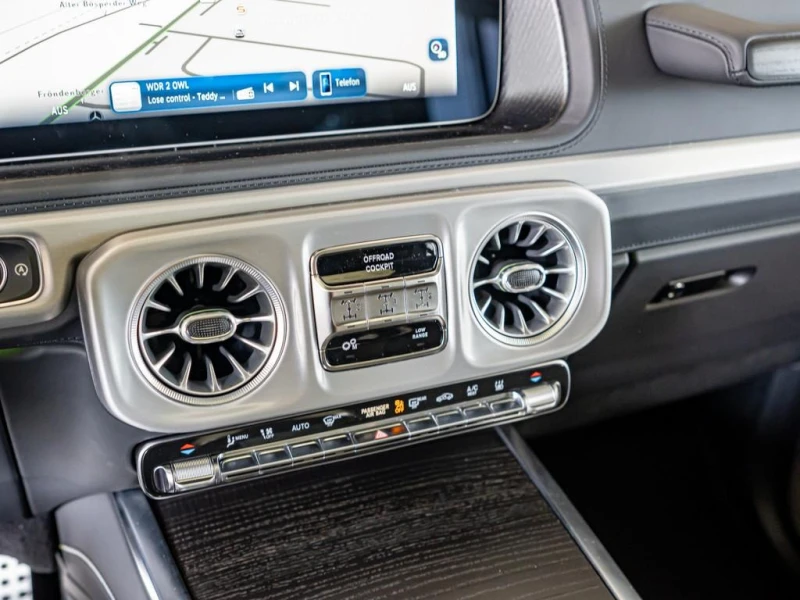 Mercedes-Benz G 450 d/AMG/4M/FACELIFT/NIGHT/BURM/MANUFAKTUR/SUPERIOR/, снимка 10 - Автомобили и джипове - 52386523