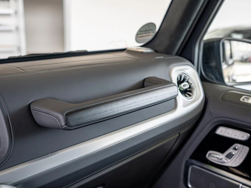 Mercedes-Benz G 450 d/AMG/4M/FACELIFT/NIGHT/BURM/MANUFAKTUR/SUPERIOR/, снимка 13 - Автомобили и джипове - 52386523