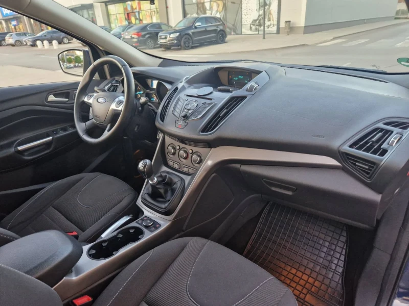 Ford Kuga 1.5 / 120 к.с. EURO 6, снимка 16 - Автомобили и джипове - 52528295