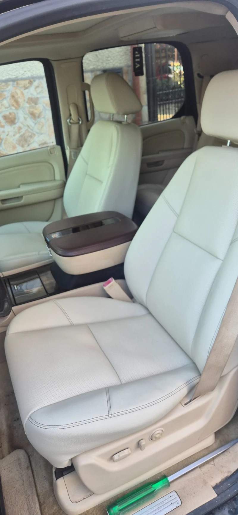 Cadillac Escalade  UNIKAT/GAZ/TOP!!!, снимка 11 - Автомобили и джипове - 52884378