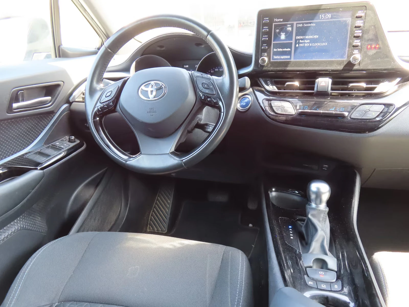 Toyota C-HR 1.8/STYLE/122HP/HYBRID/CAM/CARPLAY/L.ASSIST/349f - изображение 6