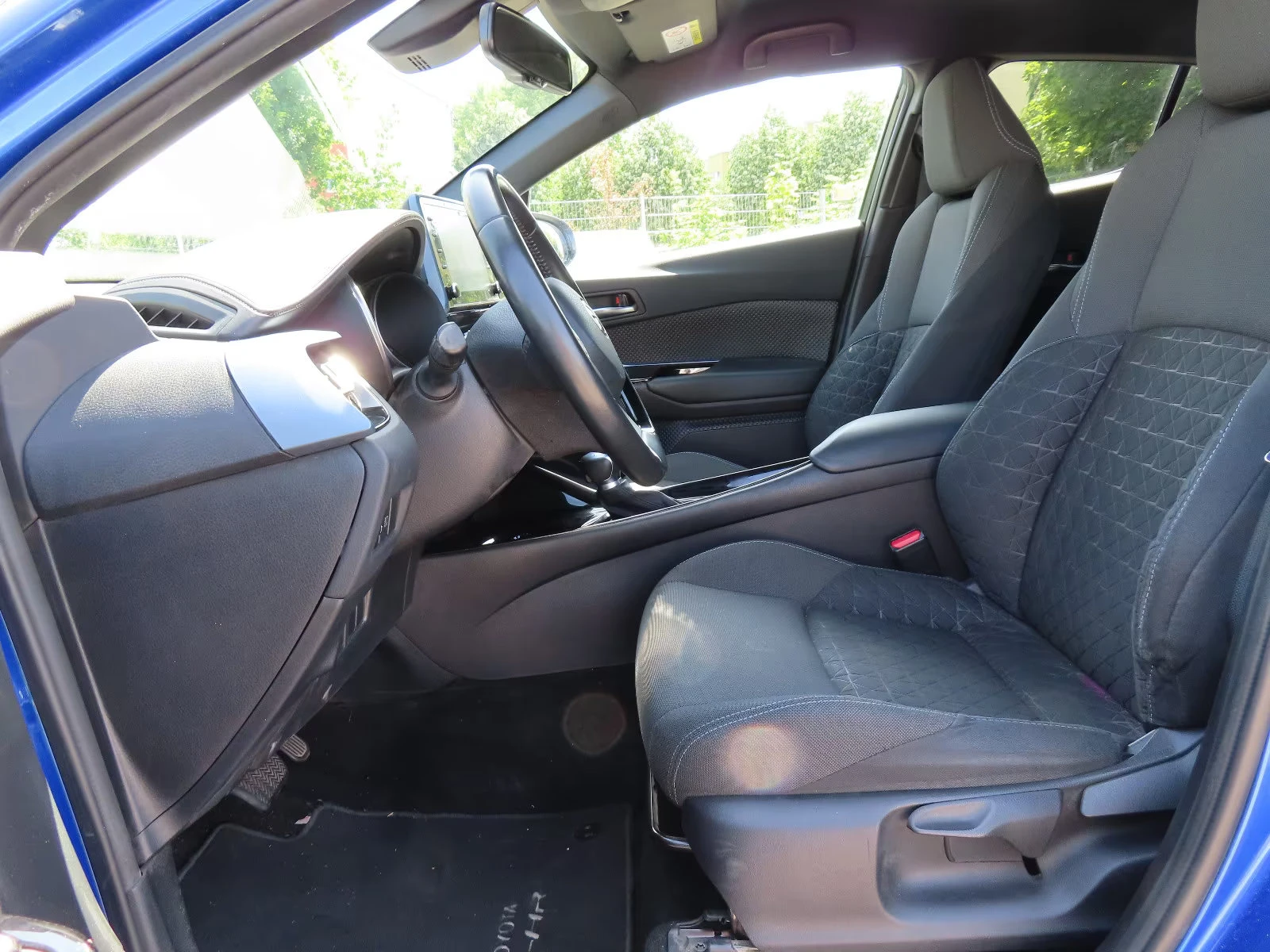 Toyota C-HR 1.8/STYLE/122HP/HYBRID/CAM/CARPLAY/L.ASSIST/349f - изображение 5