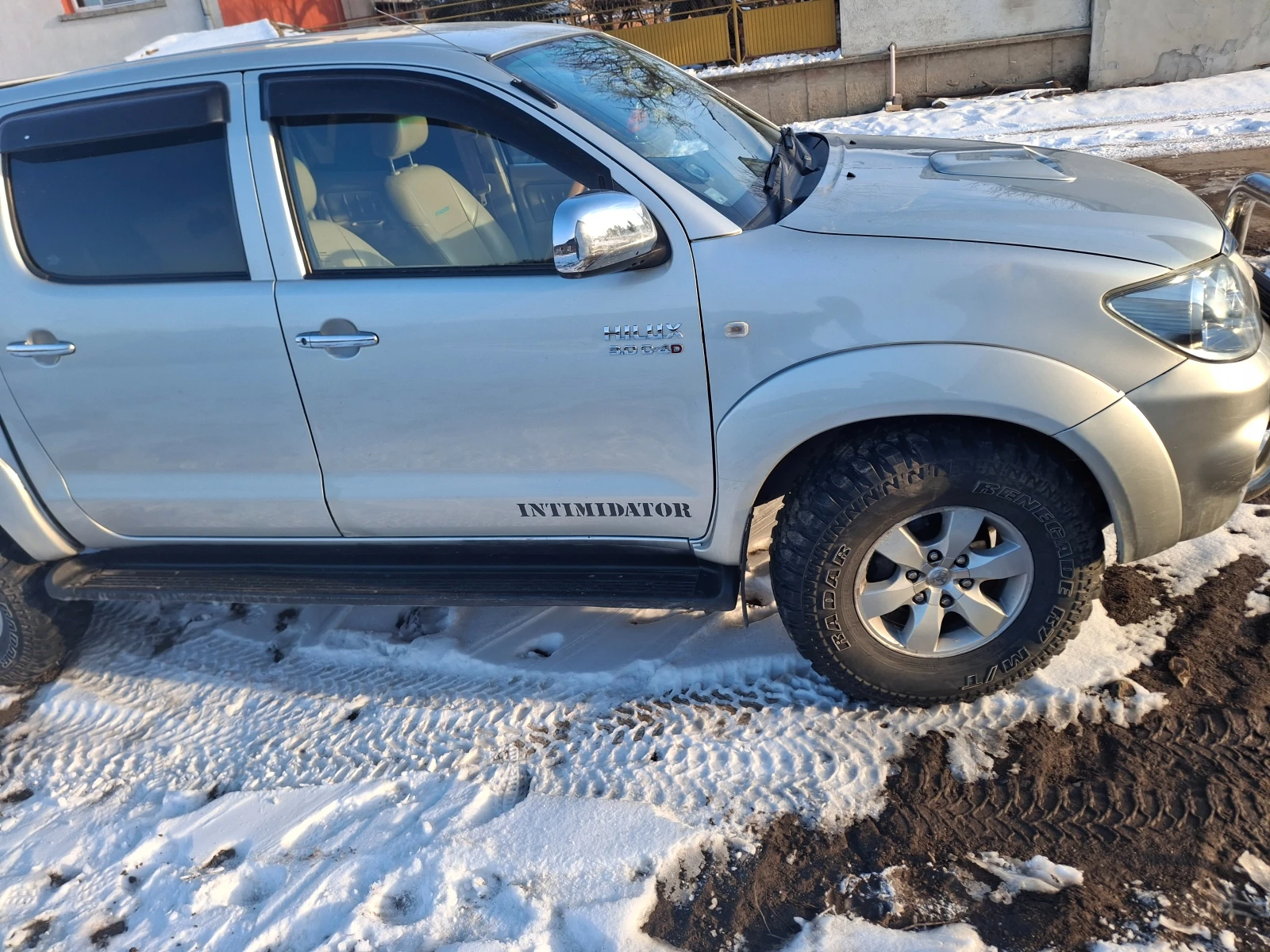 Toyota Hilux  - изображение 2