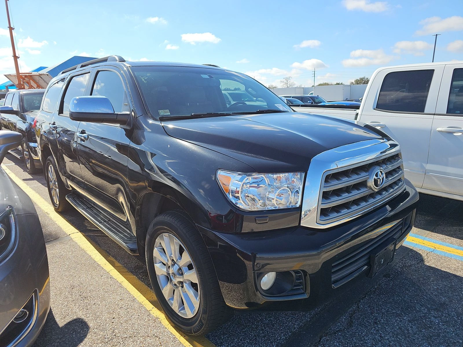 Toyota Sequoia PLATINUM* 5.7* V8* ПОДГРЕВ* КАМЕРА* КЕЙЛЕС, снимка 3 - Автомобили и джипове - 53915934