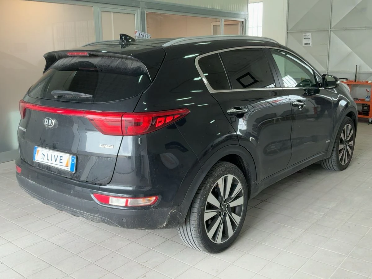 Kia Sportage 2.0 D  AWD * * , снимка 4 - Автомобили и джипове - 54309213
