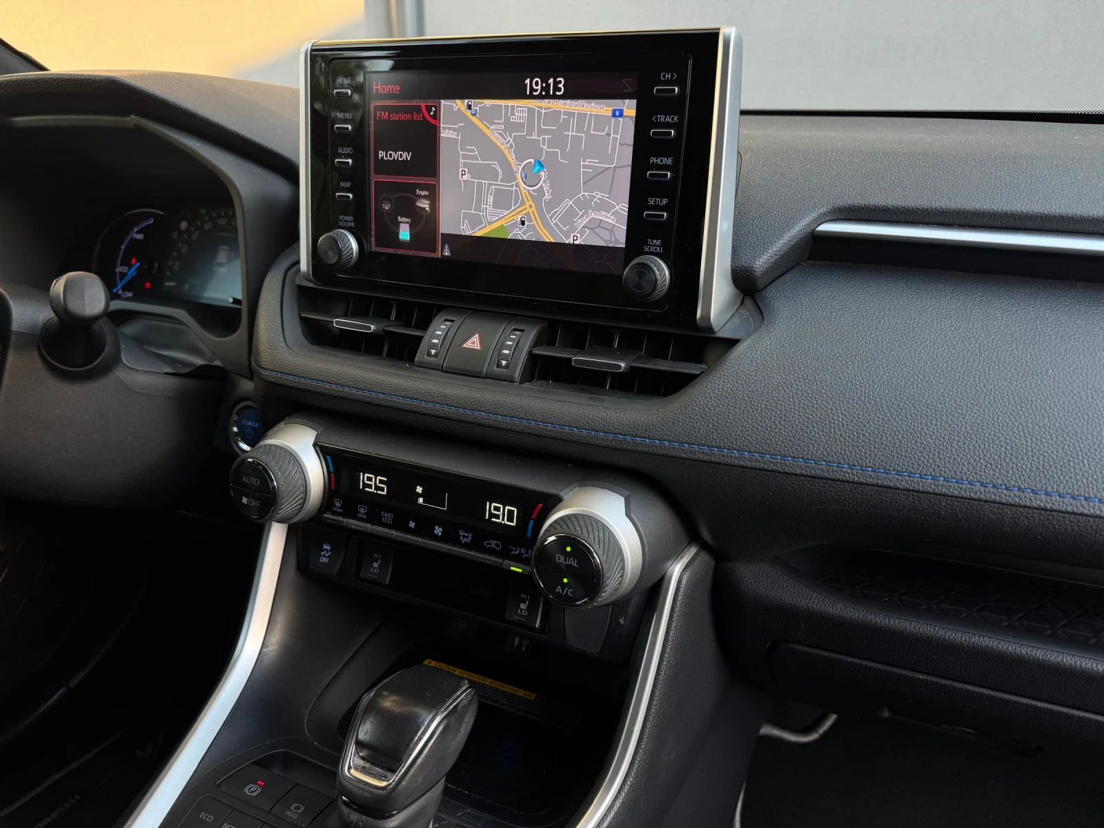 Toyota Rav4 Hybrid // STYLE // ����������� �� 2029� | Mobile.bg � ����������� 13