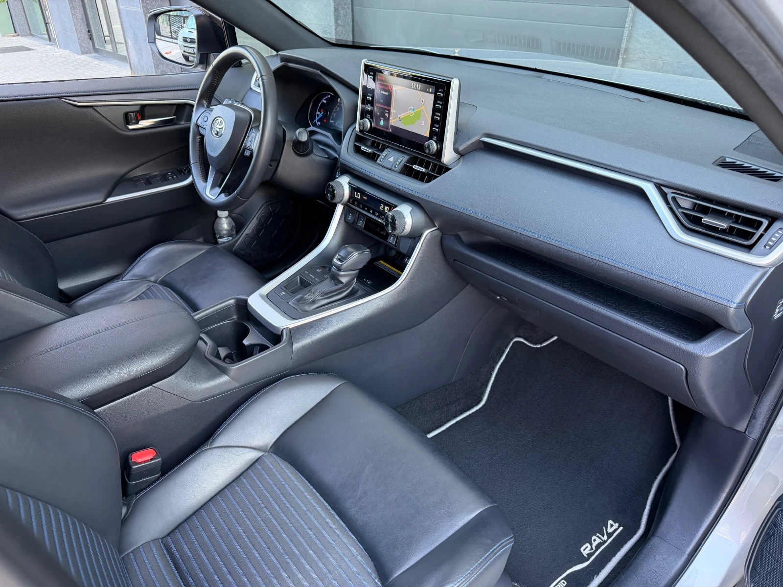 Toyota Rav4 Hybrid // STYLE + // Гаранционна до 2029г, снимка 8 - Автомобили и джипове - 54948348