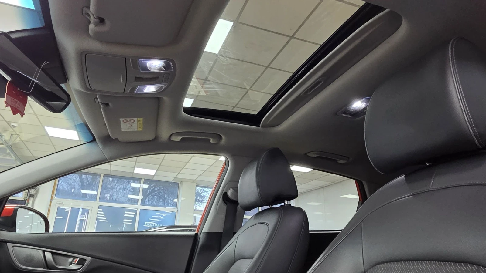 Hyundai Kona SOH100%/Premium, снимка 8 - Автомобили и джипове - 55659447