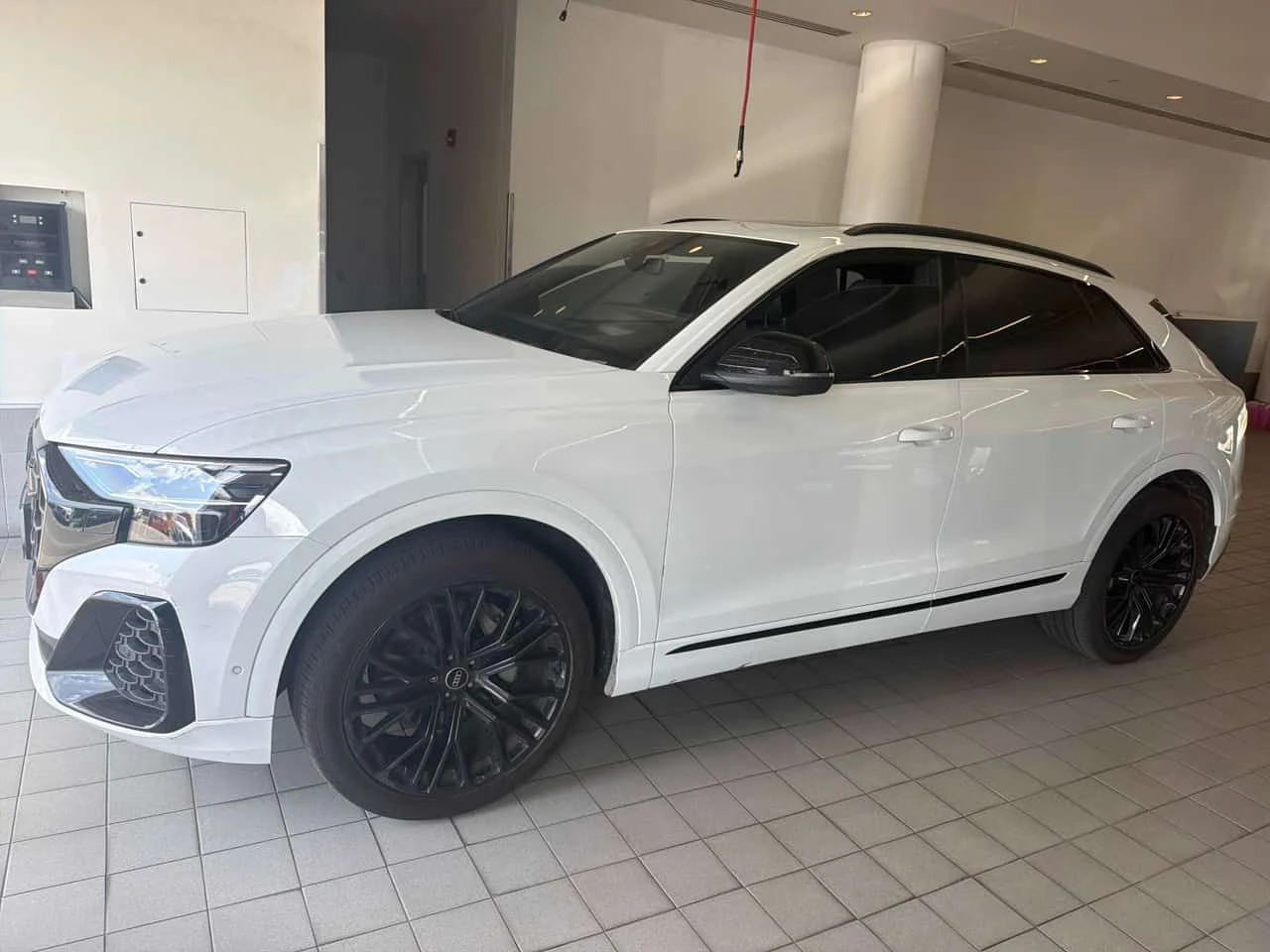 Audi Q8 * Technik * CARFAX * ОПЦИЯ ЗА ФИНАНСИРАНЕ , снимка 2 - Автомобили и джипове - 55690074