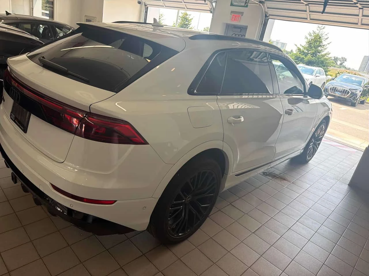 Audi Q8 * Technik * CARFAX * ОПЦИЯ ЗА ФИНАНСИРАНЕ , снимка 12 - Автомобили и джипове - 55690074