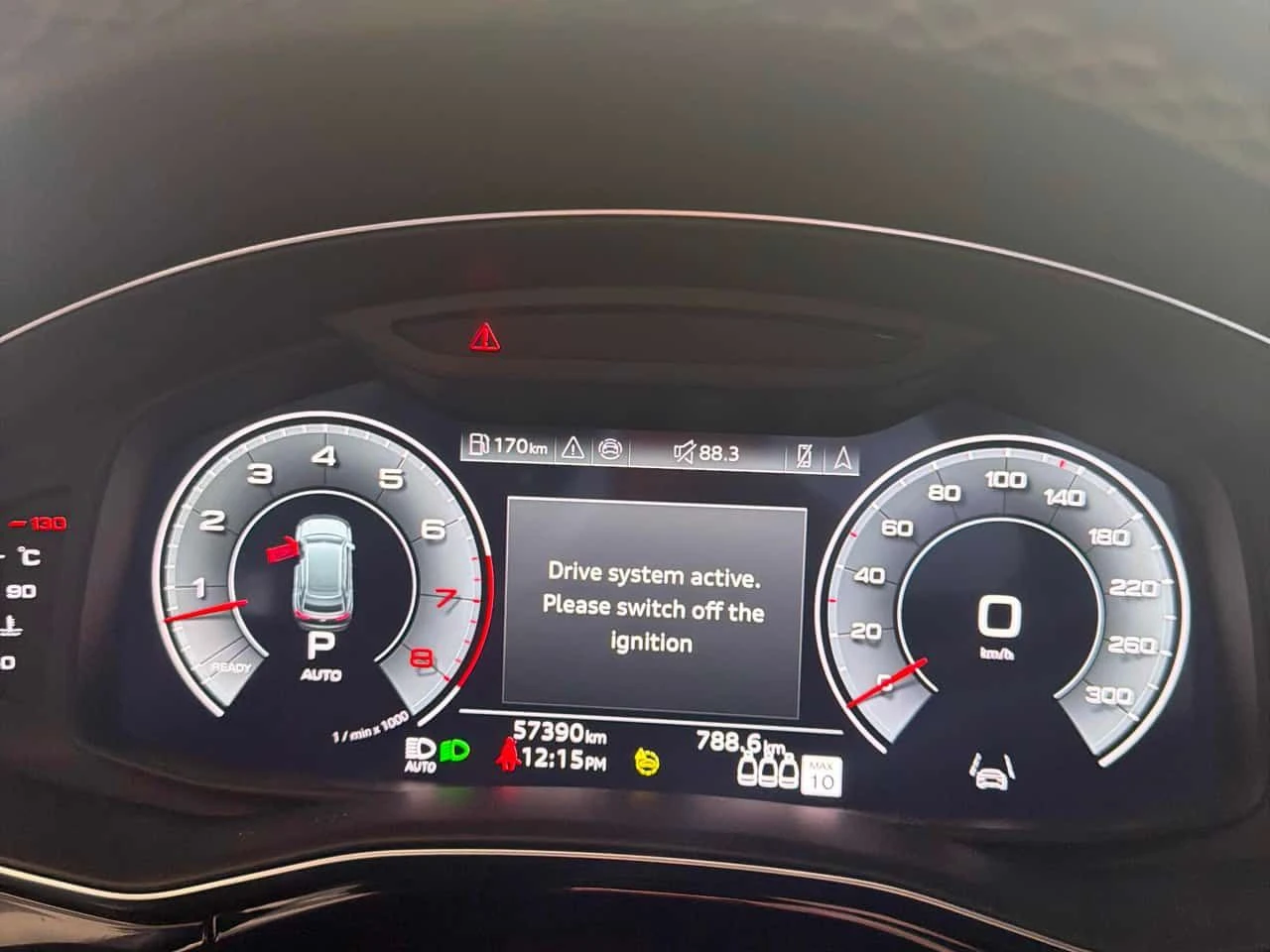 Audi Q8 * Technik * CARFAX * ОПЦИЯ ЗА ФИНАНСИРАНЕ , снимка 17 - Автомобили и джипове - 55690074