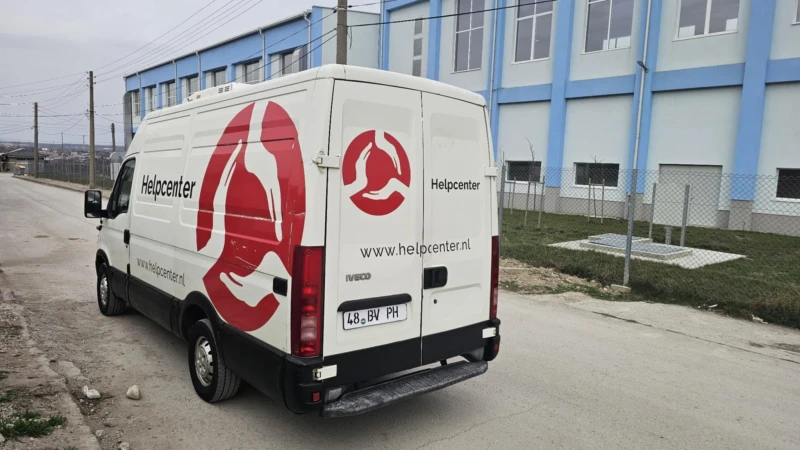 Iveco Daily, снимка 2 - Бусове и автобуси - 49508643