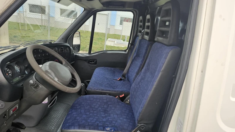 Iveco Daily, снимка 8 - Бусове и автобуси - 49508643