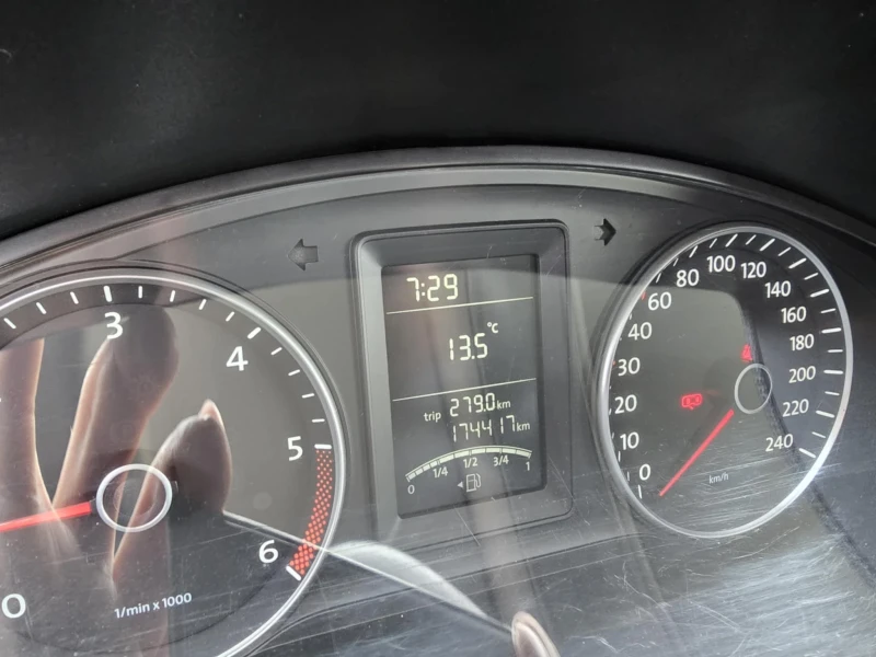 VW Transporter T5, снимка 9 - Бусове и автобуси - 51909387