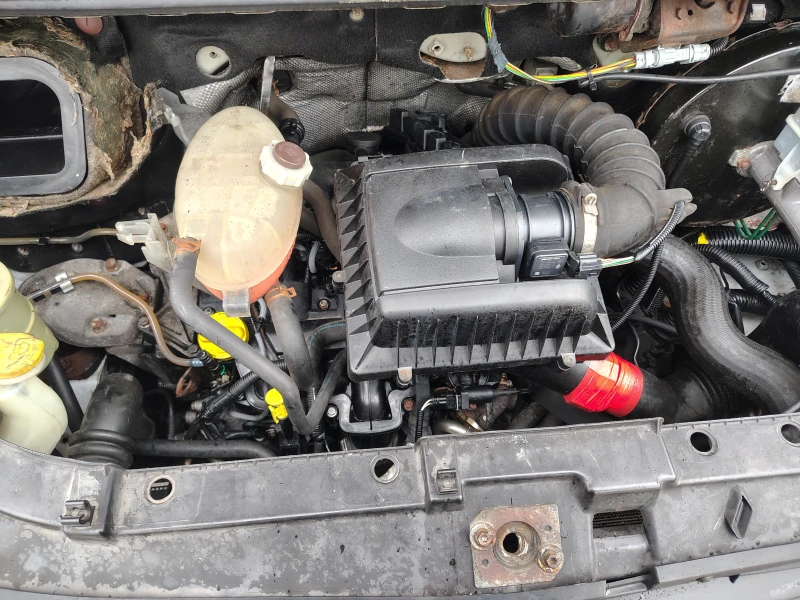 Renault Master, снимка 8 - Бусове и автобуси - 53569738