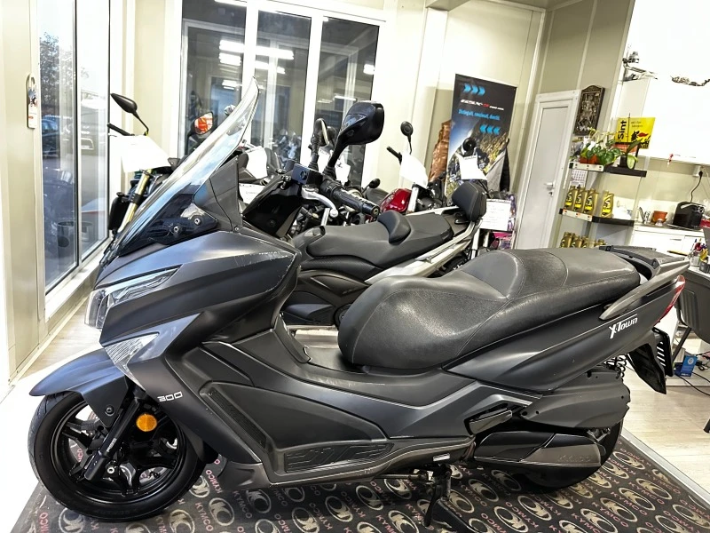 Kymco Downtown X-Town 300i 06.2016г., снимка 16 - Мотоциклети и мототехника - 42705254