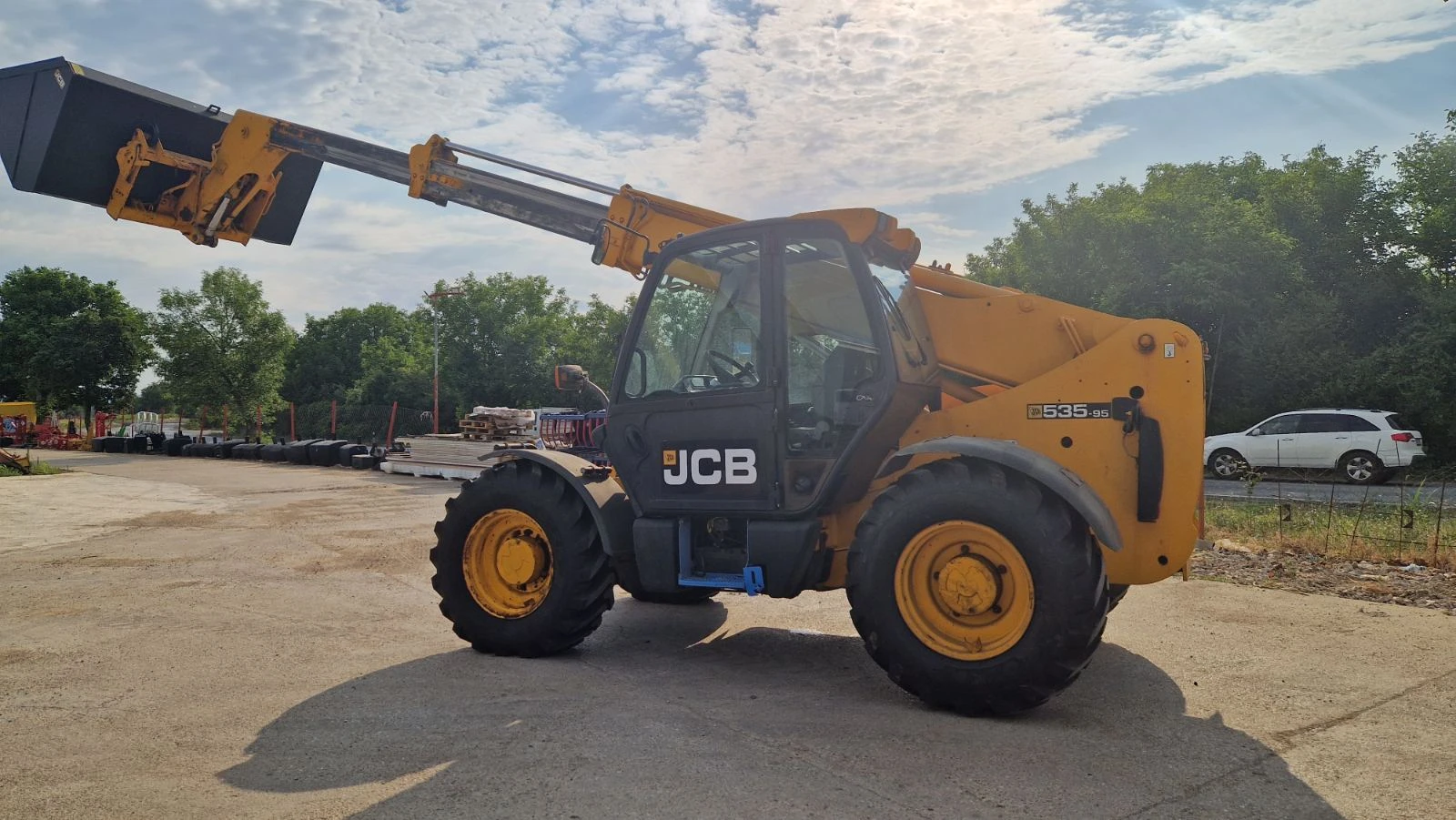 Телескопичен товарач JCB 535-95 - изображение 2