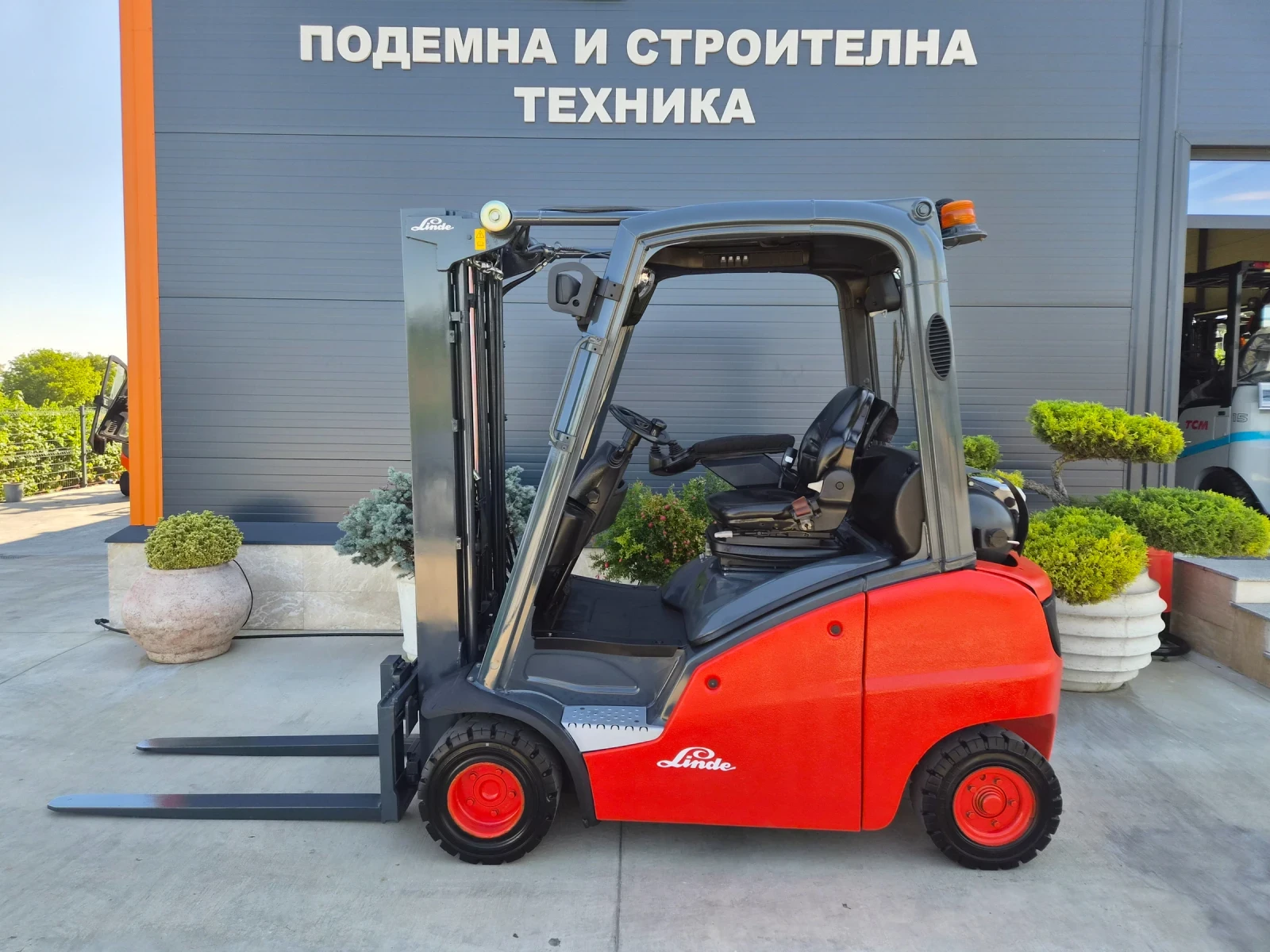Мотокар Linde ИЗРАВНИТЕЛ / СВОБОДЕН ХОД / ОБСЛУЖЕН !, снимка 2 - Индустриална техника - 55949081