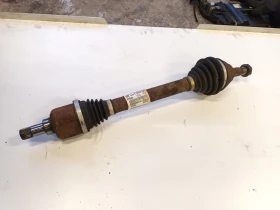 Полуоска лява пежо 2008 1.6 хди 