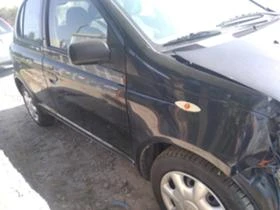 Toyota Yaris 1.0i, снимка 3