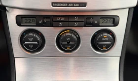 VW Passat 1.9 TDI Highline, снимка 14