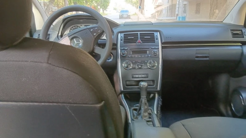 Mercedes-Benz B 180, снимка 12 - Автомобили и джипове - 47712337