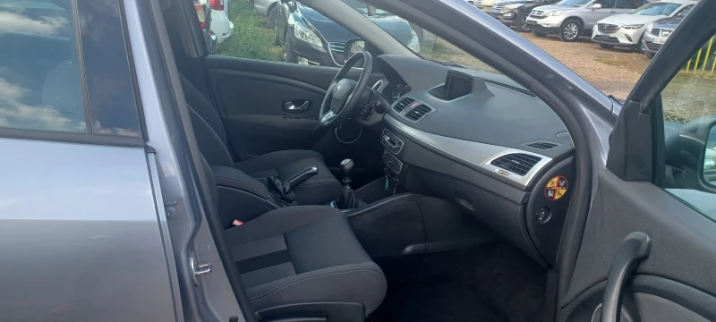 Renault Megane 1, 6 ГАЗ-BENZIN 110кс., снимка 7 - Автомобили и джипове - 47231617