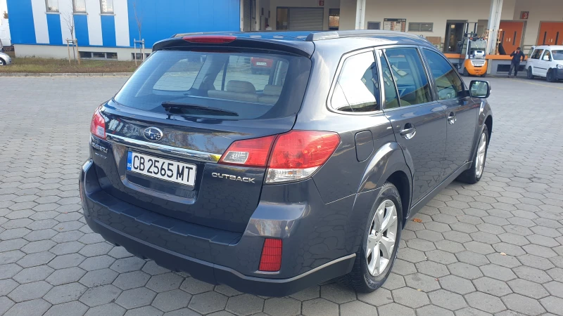 Subaru Outback, снимка 5 - Автомобили и джипове - 48014499