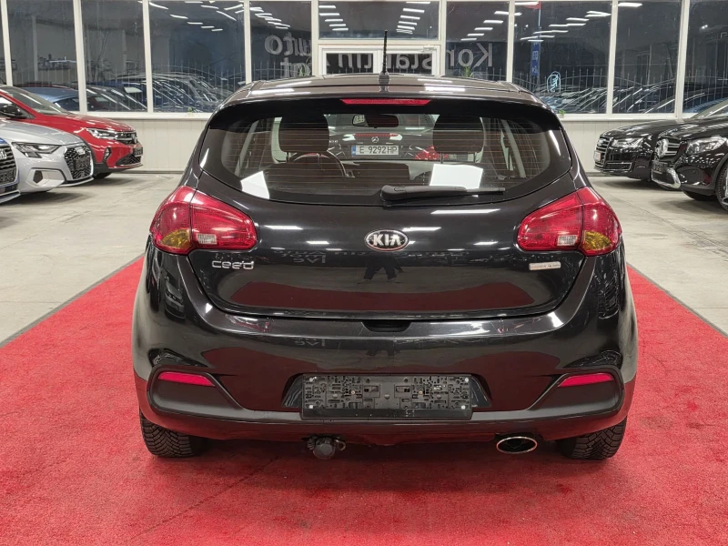 Kia Ceed Limited | 1.4 бензин | 6ск | Топ състояние , снимка 9 - Автомобили и джипове - 51938057