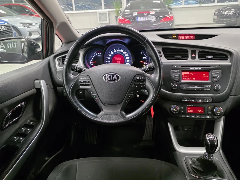 Kia Ceed Limited | 1.4 бензин | 6ск | Топ състояние , снимка 12 - Автомобили и джипове - 51938057