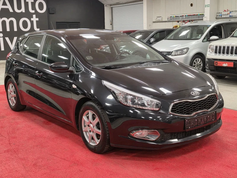 Kia Ceed Limited | 1.4 бензин | 6ск | Топ състояние , снимка 2 - Автомобили и джипове - 51938057