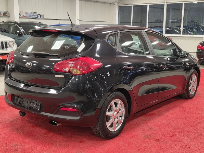 Kia Ceed Limited | 1.4 бензин | 6ск | Топ състояние , снимка 7 - Автомобили и джипове - 51938057