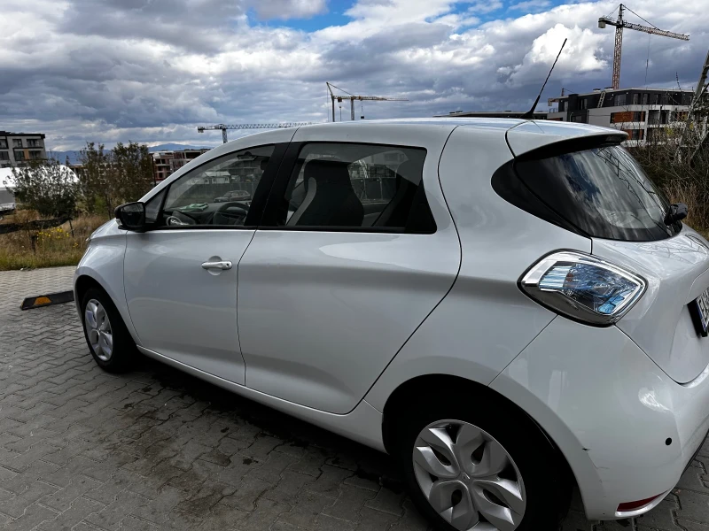 Renault Zoe, снимка 2 - Автомобили и джипове - 52642120
