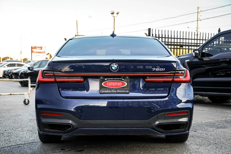 BMW 750 i xDrive* HeadUp * * AвтоКредит* (ЦЕНА ДО БГ), снимка 5 - Автомобили и джипове - 53502236