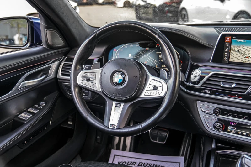 BMW 750 i xDrive* HeadUp * * AвтоКредит* (ЦЕНА ДО БГ), снимка 13 - Автомобили и джипове - 53502236