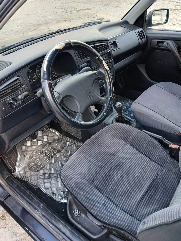 VW Golf, снимка 2 - Автомобили и джипове - 53865535