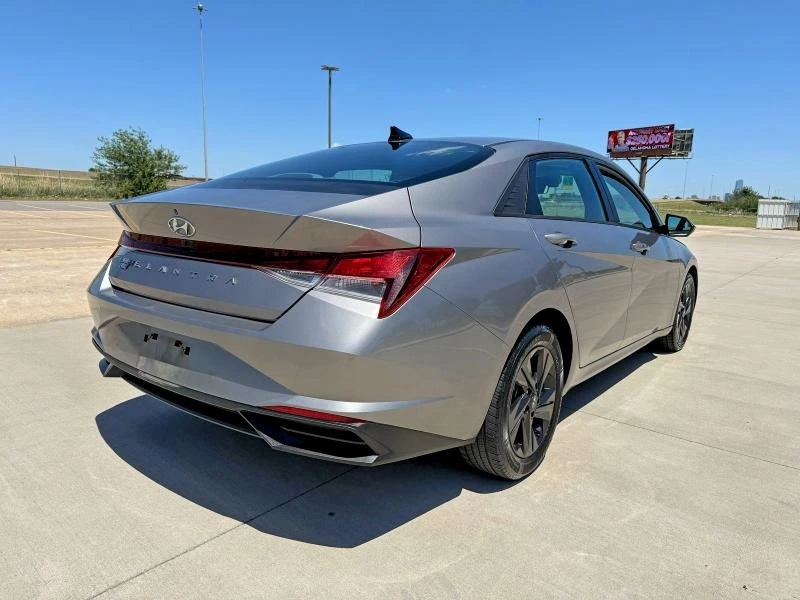 Hyundai Elantra, снимка 4 - Автомобили и джипове - 54623474