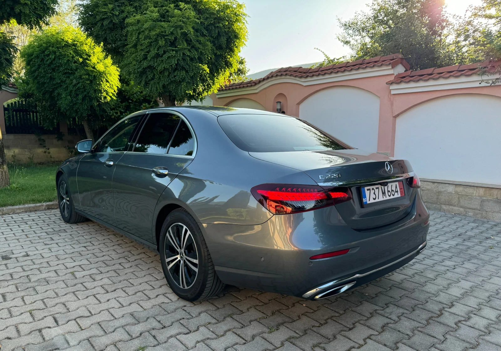 Mercedes-Benz E 220 Face/Exclusive/Multibeam/Вакуум/Keyless/Distronic - изображение 4