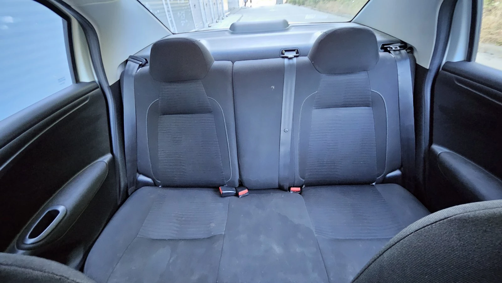 Peugeot 301 1.2 - изображение 10