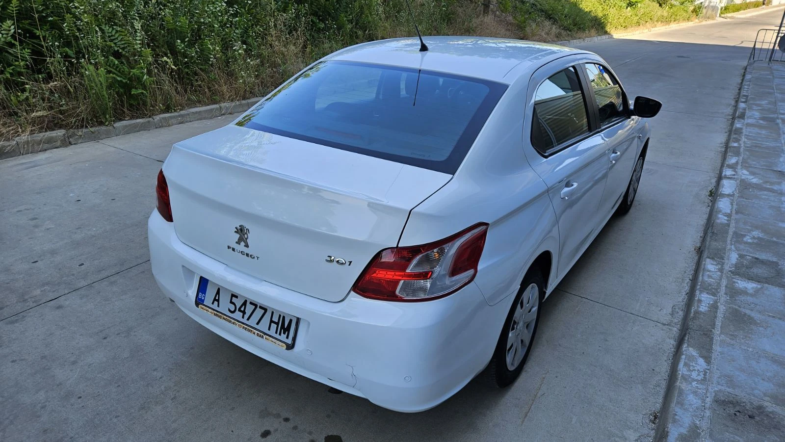 Peugeot 301 1.2 - изображение 4