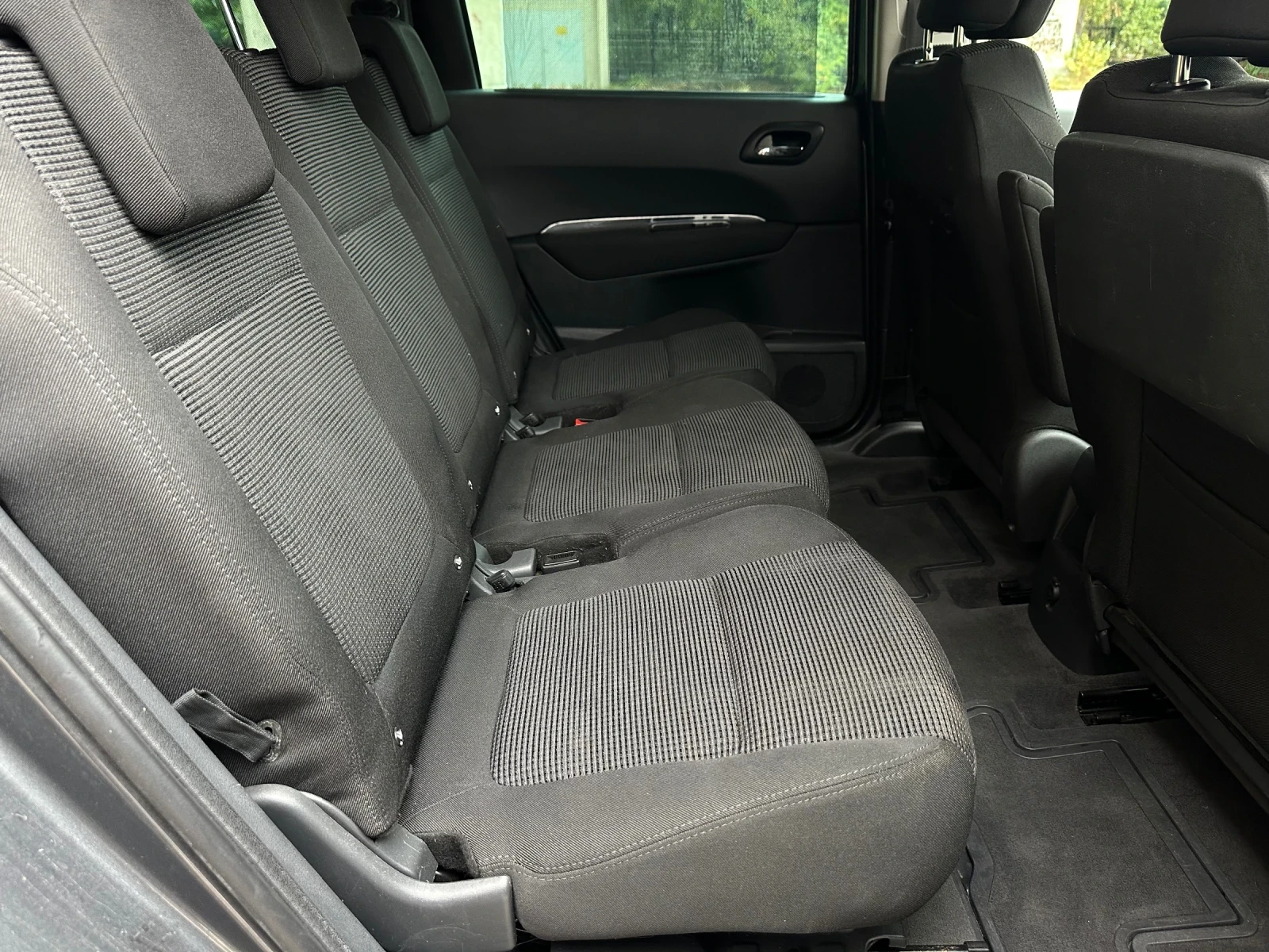 Peugeot 5008 1.6 I * 7 места  - изображение 10