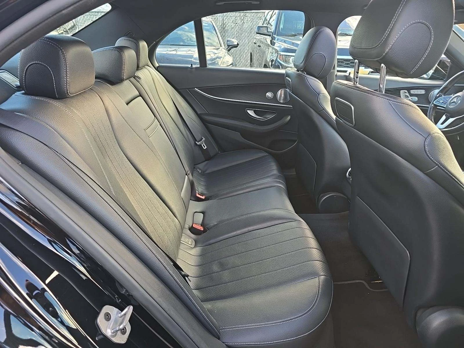 Mercedes-Benz E 300 4MATIC* BURMESTER* ПОДГРЕВ* 360КАМЕРА* КЕЙЛЕС*  - изображение 10