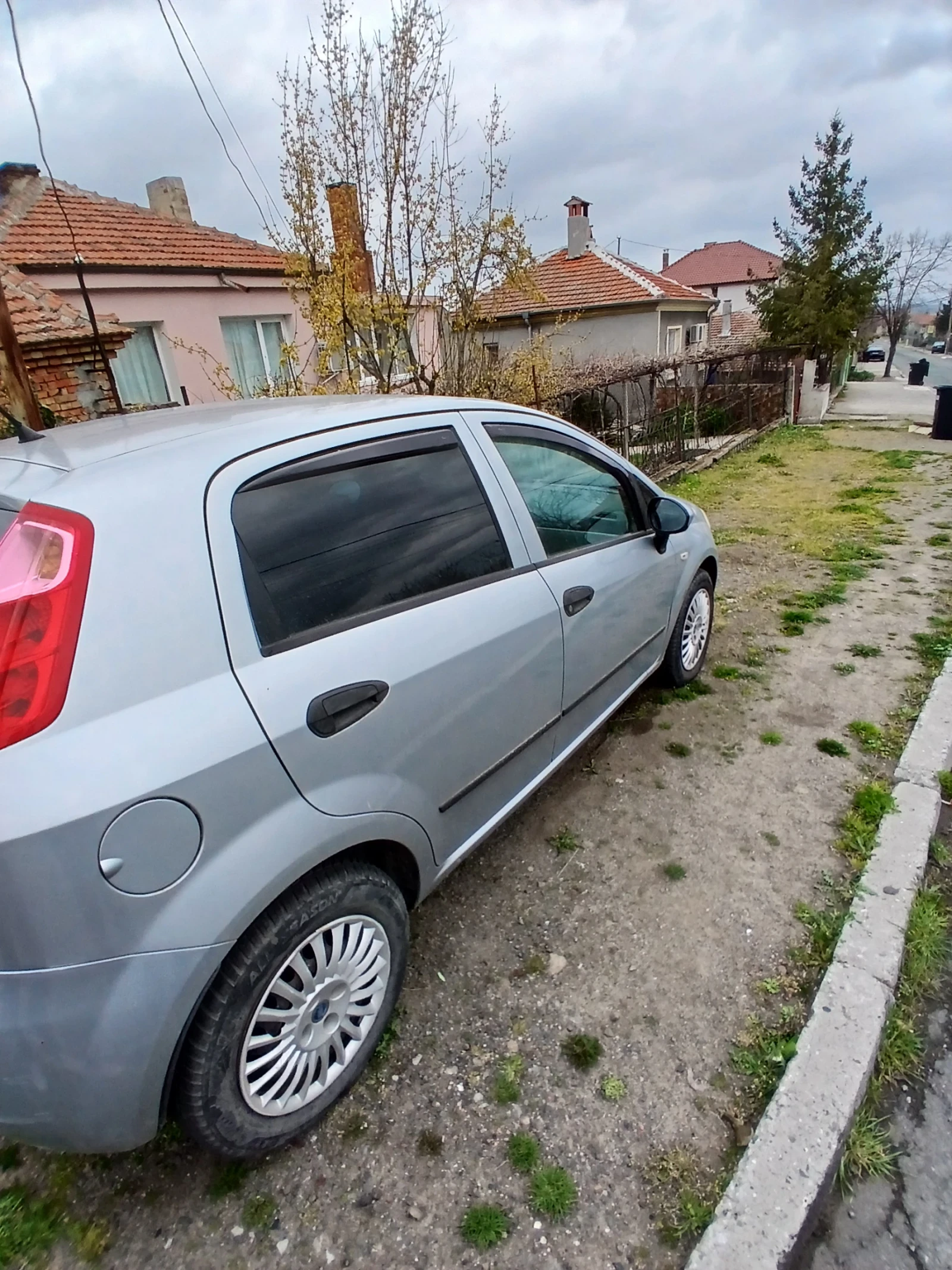 Fiat Punto Fiat punto 1.4, снимка 7 - Автомобили и джипове - 53933425