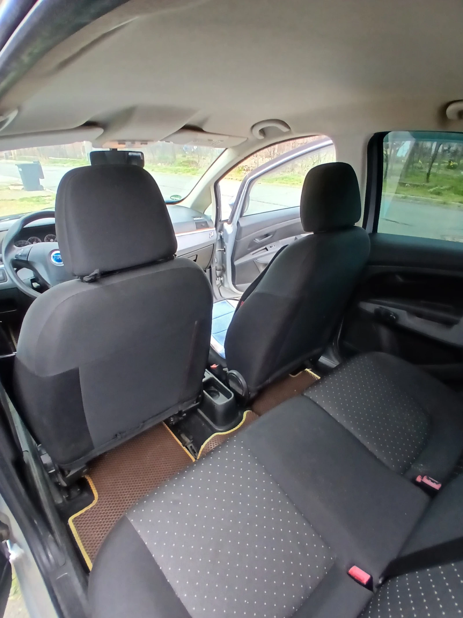 Fiat Punto Fiat punto 1.4, снимка 4 - Автомобили и джипове - 53933425