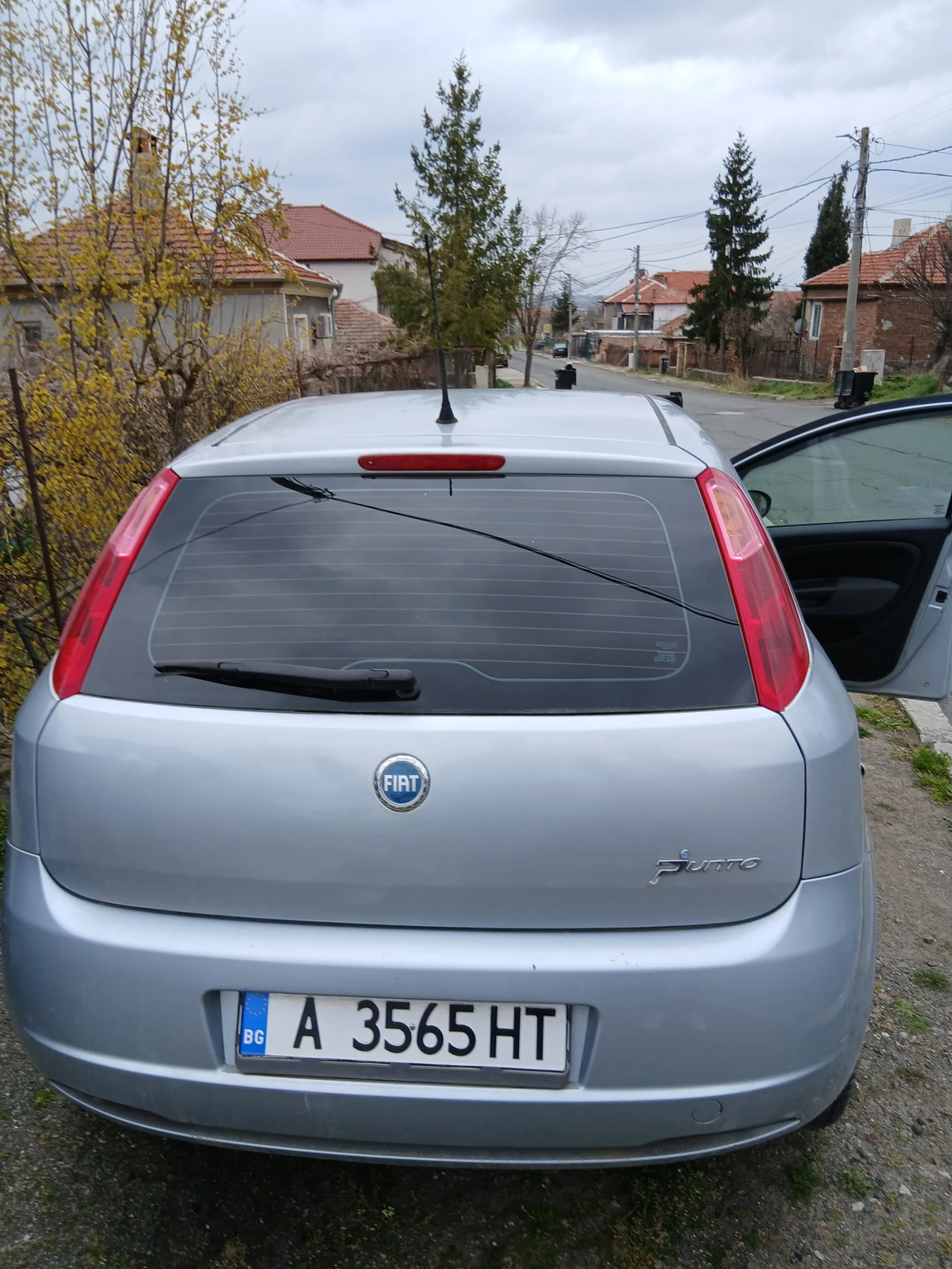 Fiat Punto Fiat punto 1.4, снимка 6 - Автомобили и джипове - 53933425