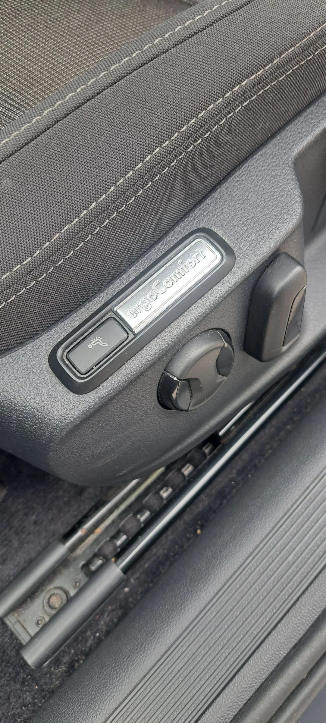 VW Passat 2.0TDI, снимка 8 - Автомобили и джипове - 54068653