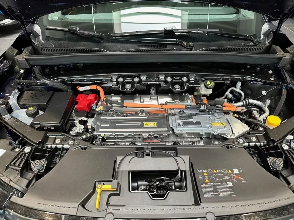 Renault Scenic E-Tech 60kwh DISTR Winter Package Massage Keyless, снимка 17 - Автомобили и джипове - 54092048