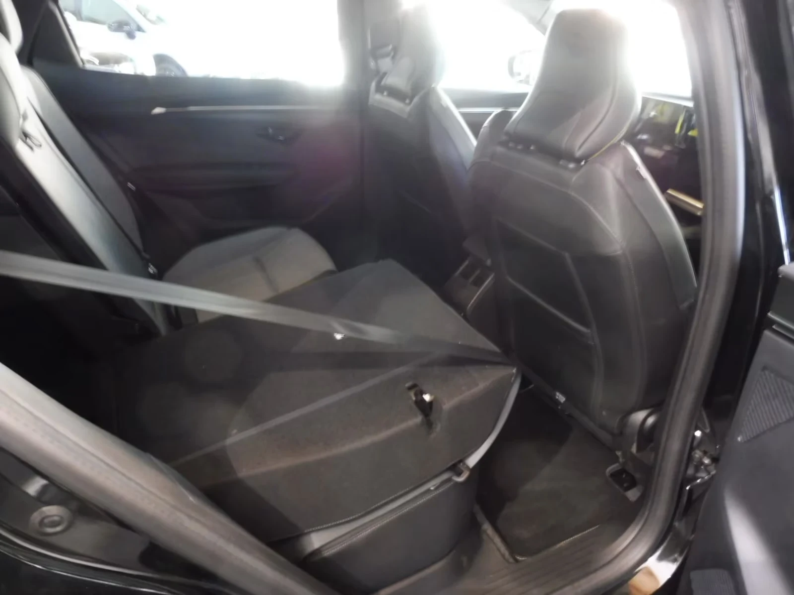 Renault Scenic E-Tech 60kwh Keyless Heated Seats Blind Spot LED, снимка 14 - Автомобили и джипове - 54092048