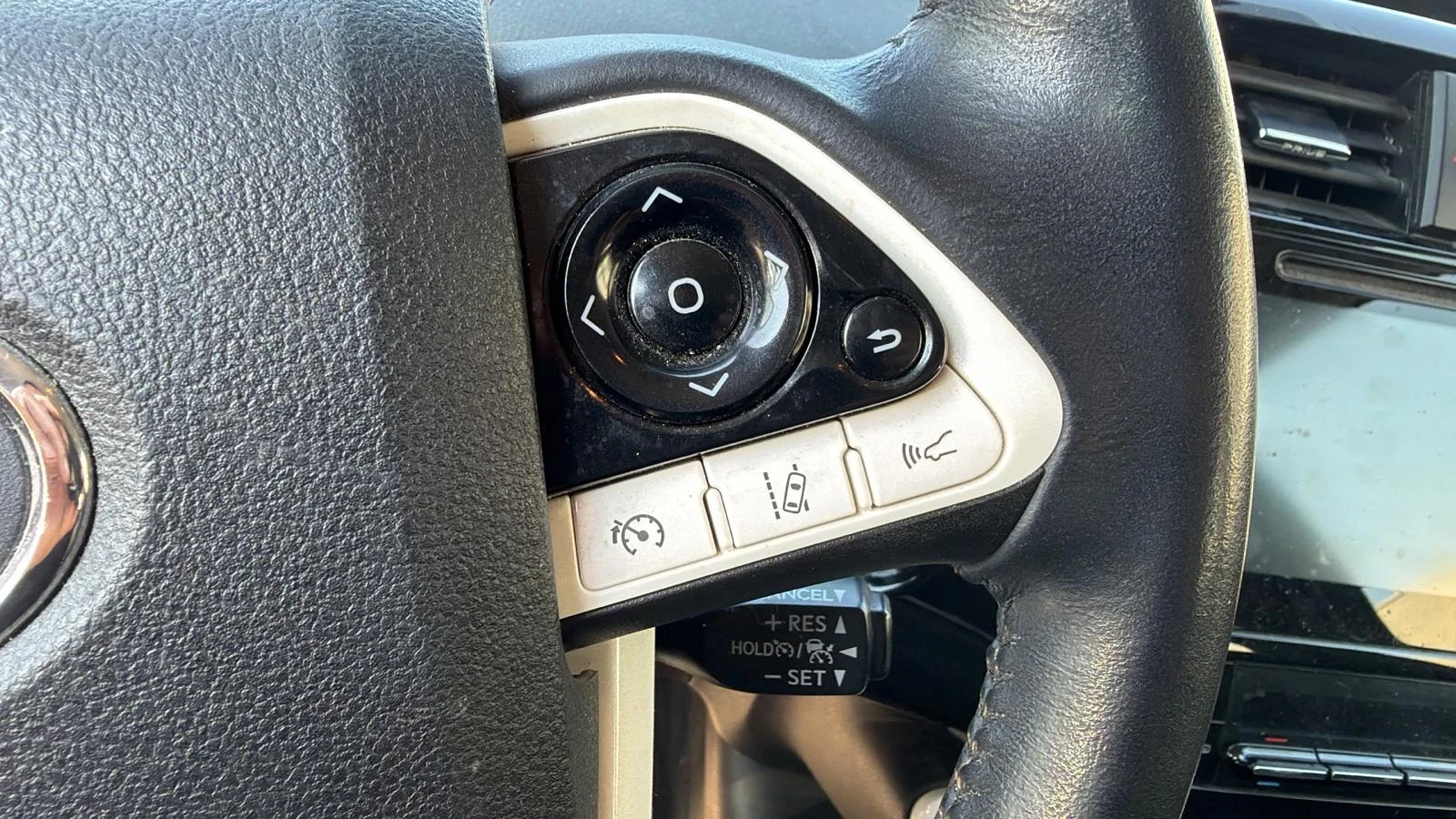 Toyota Prius 153700км* 1.8 HYBRID 122hp* КАМЕРА* ЛЕД* , снимка 3 - Автомобили и джипове - 54140906