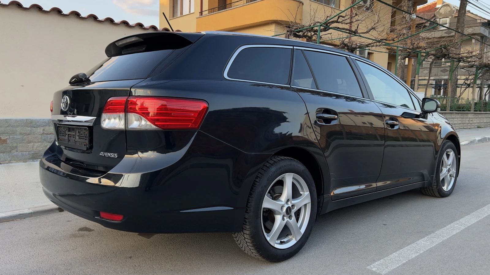 Toyota Avensis 2.2 D-4D , снимка 4 - Автомобили и джипове - 54234563